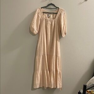 Evereve Soft Blush Midi Dress